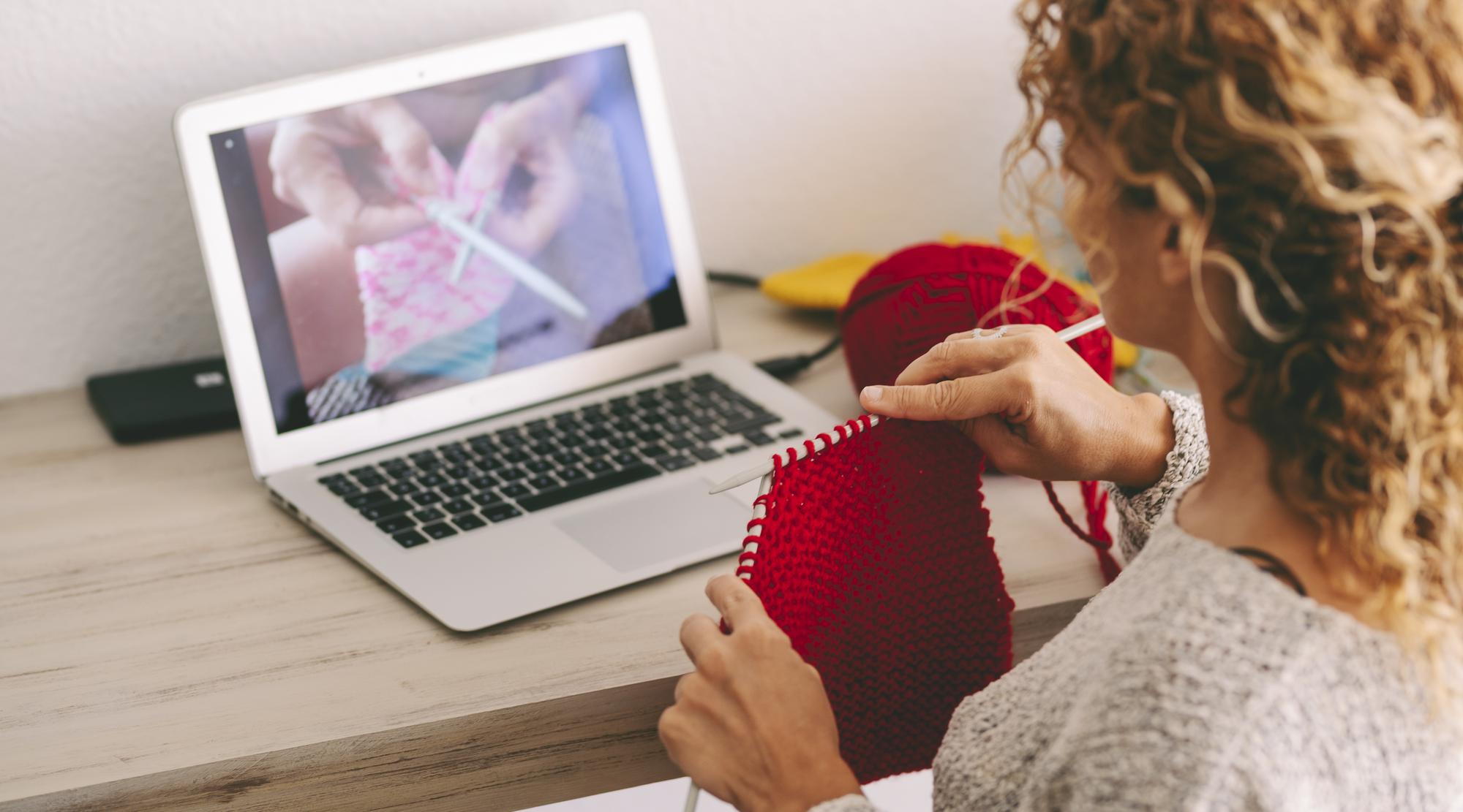 lezione online di ricamo con tutor